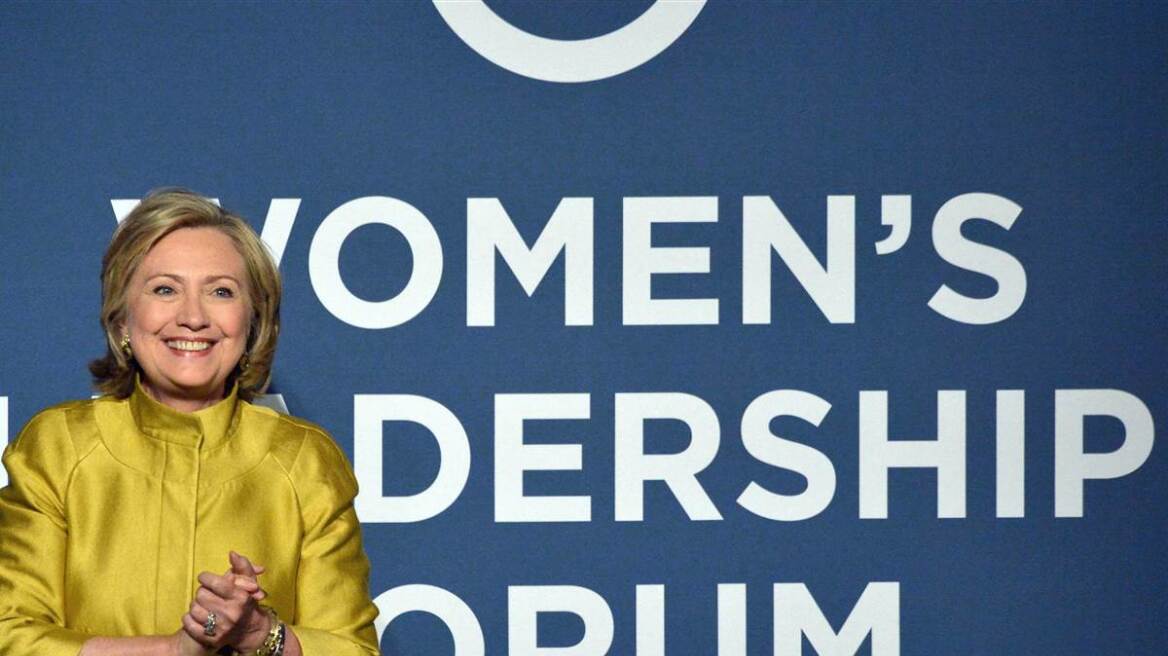 ΗΠΑ: Γυναίκες ψηφοφόροι «θάβουν» διαδικτυακά τη Χίλαρι Κλίντον