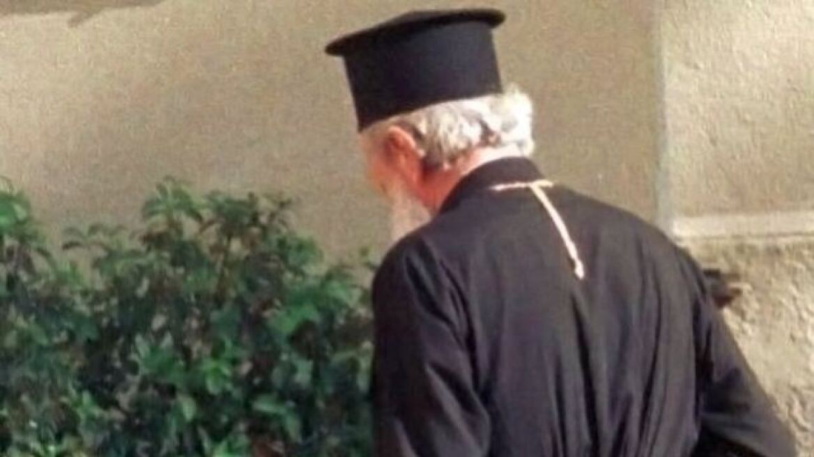 Εξαπάτησαν 70χρονο ιερέα στη Φθιώτιδα