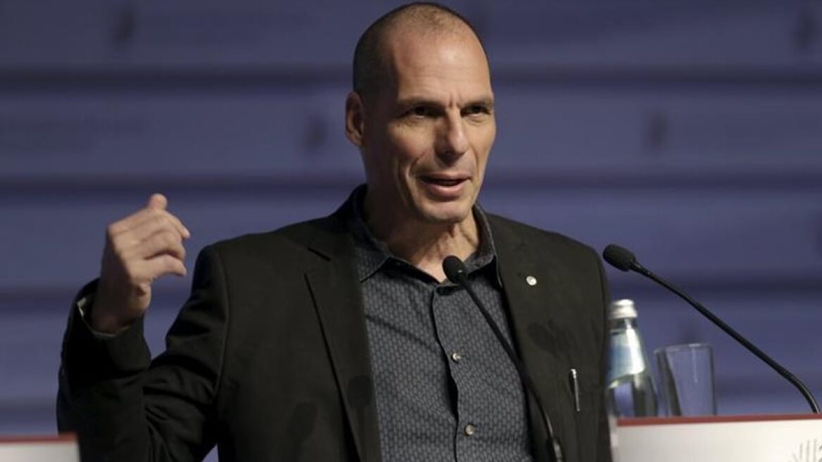Varoufakis and 18 economists ask EU’s support on Greek debt relief
