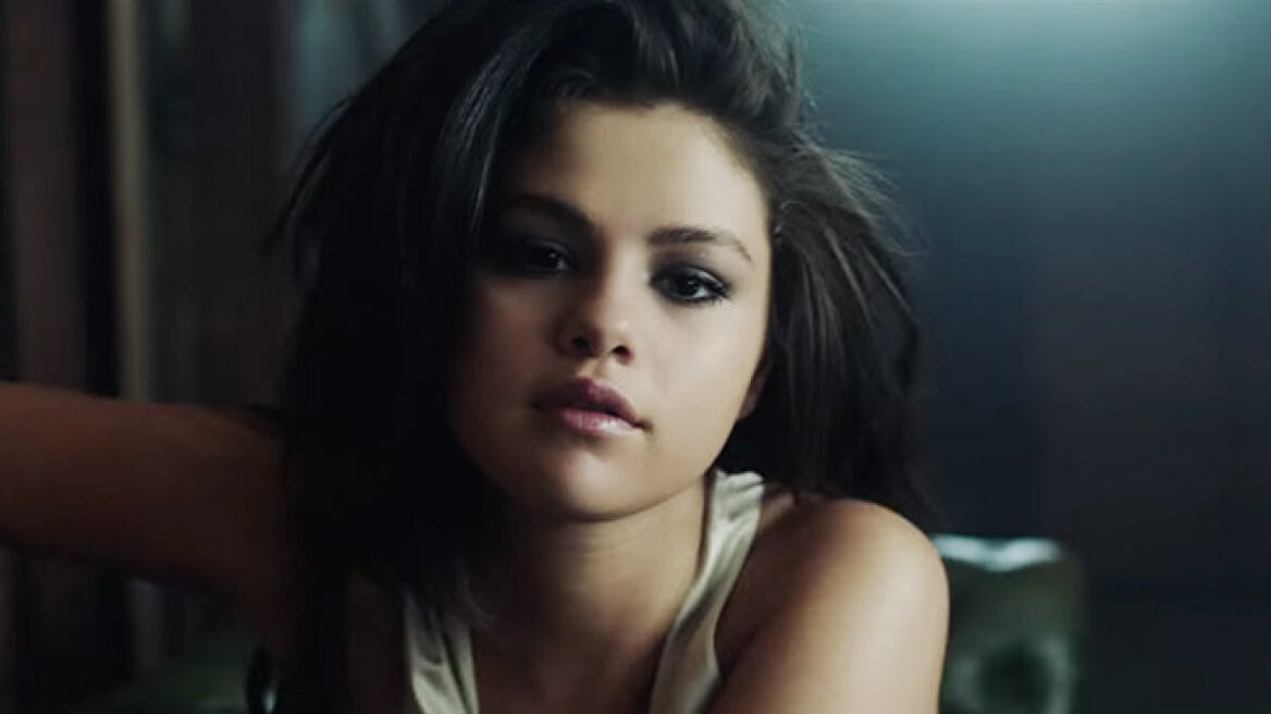 Γυμνή για το νεό της δίσκο η Selena Gomez