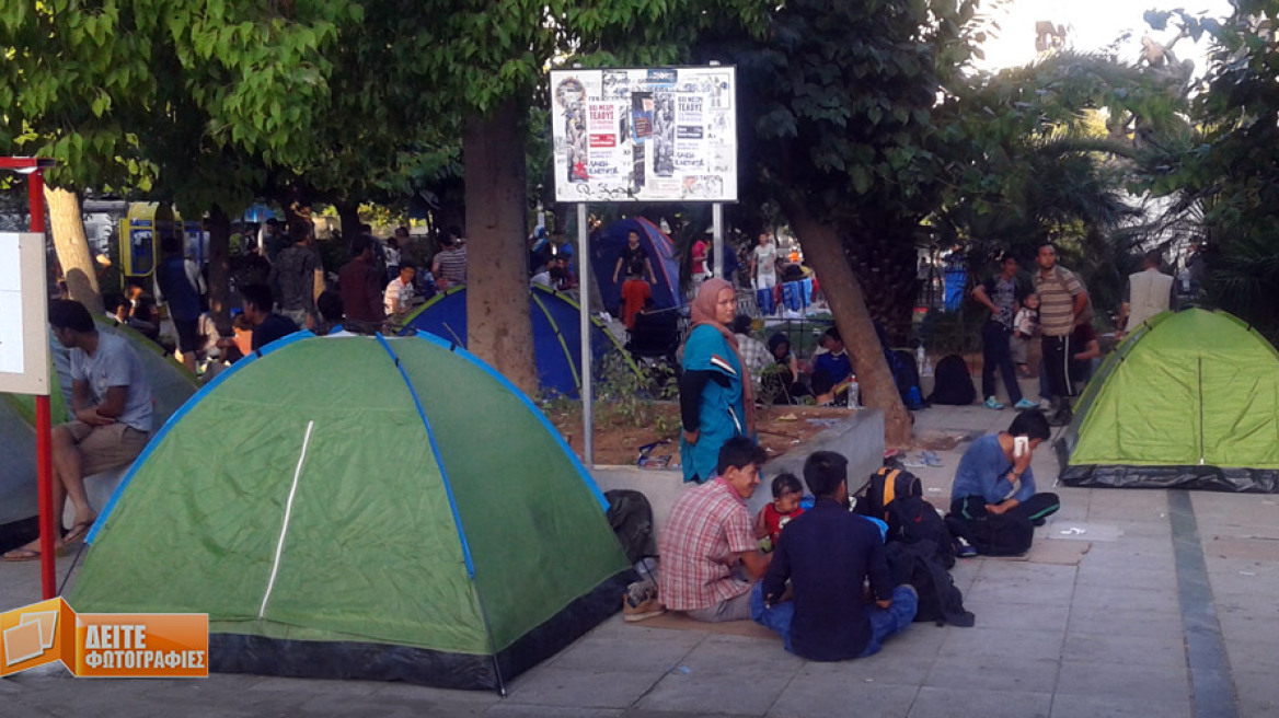 Οι μετανάστες καταλαμβάνουν μία-μία τις πλατείες της Αθήνας