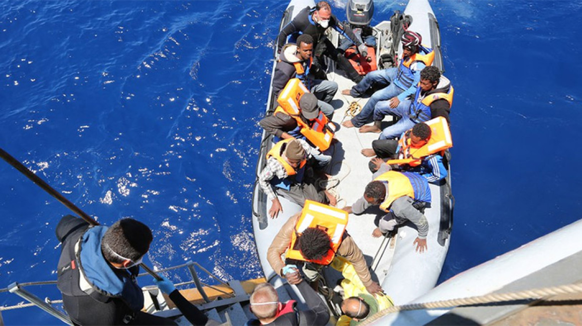 Η ΕΕ στέλνει στρατό στη Μεσόγειο για το μεταναστευτικό