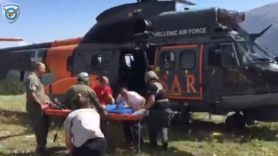 Βίντεο: Η Πολεμική Αεροπορία διέσωσε ορειβάτη από τον Όλυμπο