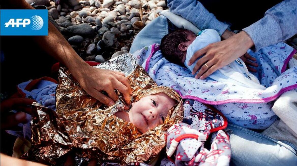 Φωτογραφία: Δίδυμα νεογέννητα βρέφη από τη Συρία μόλις έφθασαν στη Λέσβο