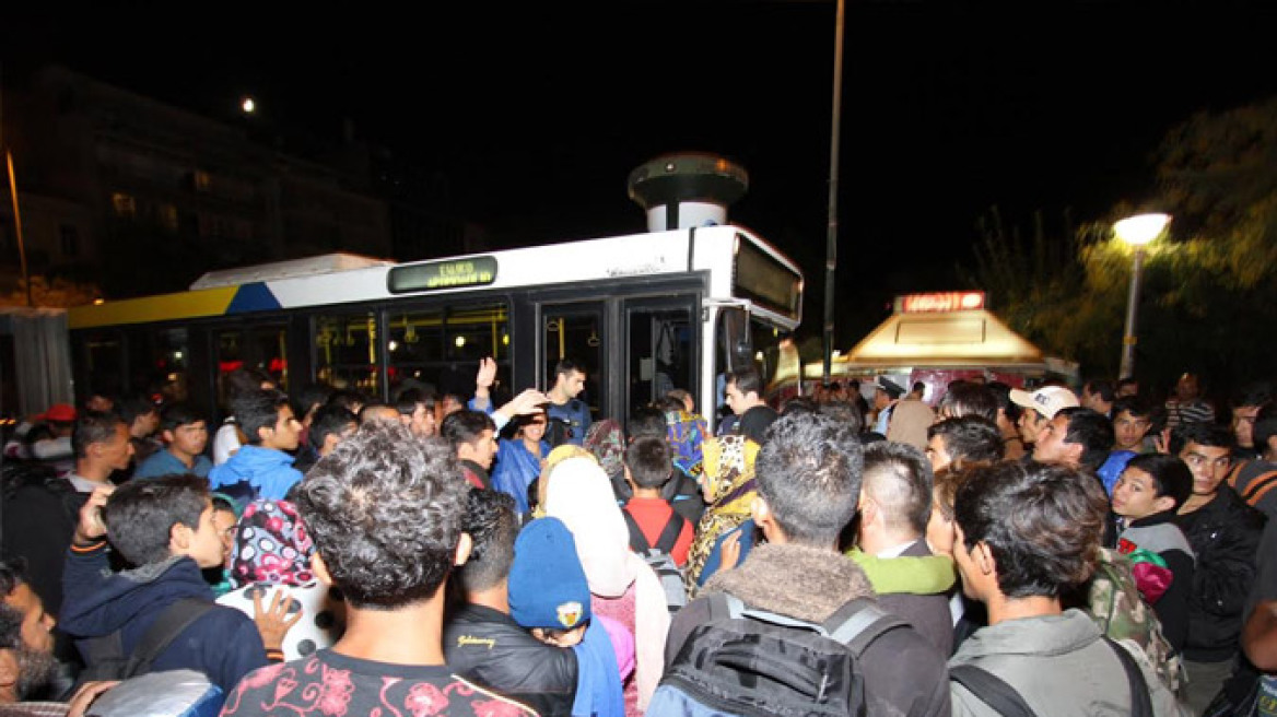 Βικτώρια: Καταφύγιο στο σταθμό βρήκαν οι πρόσφυγες - Μεταφέρονται στο Τάε Κβον Ντο