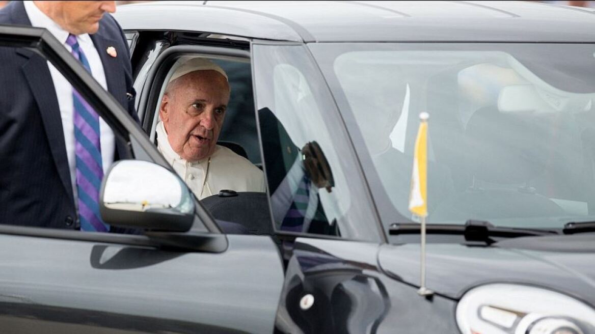 ΗΠΑ: Ο Πάπας επισκέπτεται τις ΗΠΑ μέσα σε ένα απλό... Φιατάκι