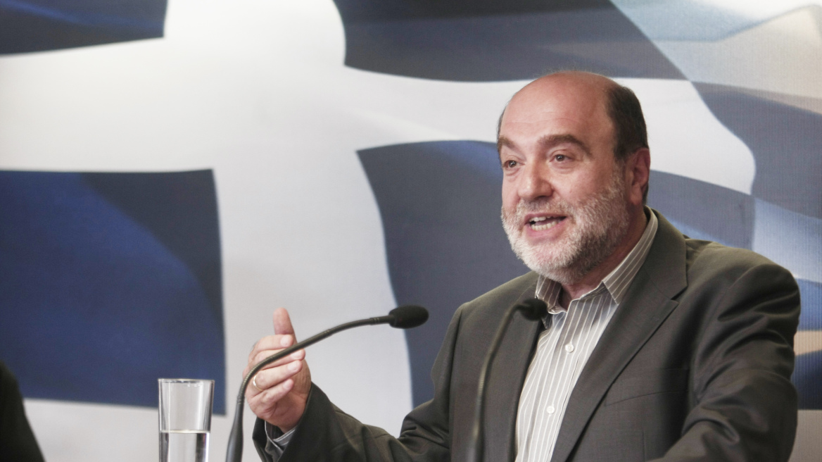 Τρύφων Αλεξιάδης: Δεν θα υπάρχει επιβάρυνση για εισοδήματα έως 12.000 ευρώ