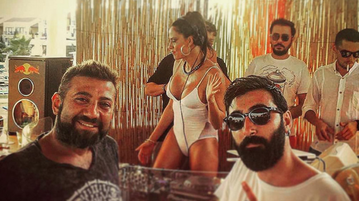 Δείτε την Εύη Αδάμ να ξεσηκώνει τους θαμώνες τουρκικού beach bar