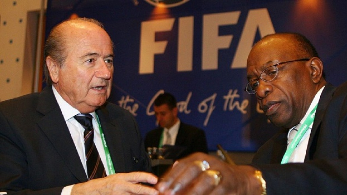 «Τελείωσε» το πρώην δεξί χέρι του Μπλάτερ η FIFA