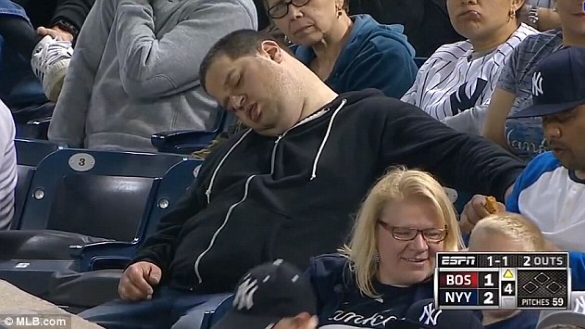 Τον πήρε ο ύπνος σε αγώνα των Yankees και ζητάει δέκα εκατ. δολάρια!