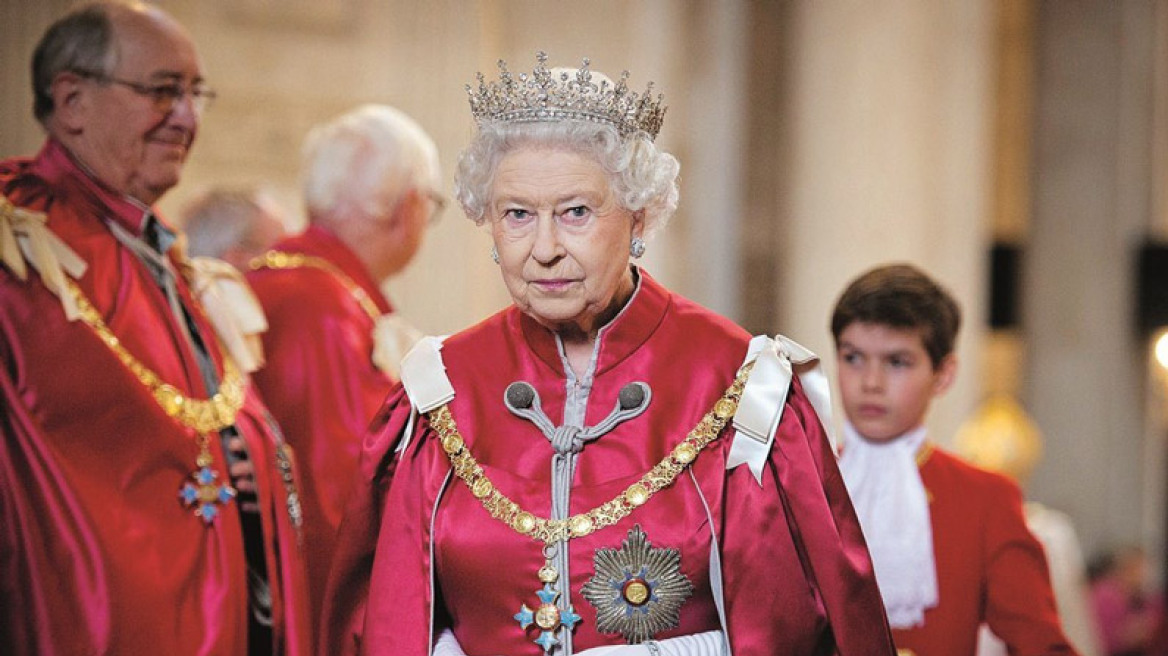Σκάνδαλα στο Μπάκιγχαμ: Όλα όσα θα στοιχειώνουν για πάντα τη βασίλισσα Ελισάβετ