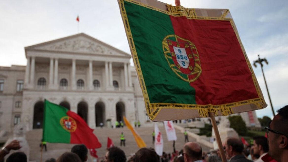 Πορτογαλία: Οι δημοσκοπήσεις δείχνουν παραμονή του Κοέλιο και της... λιτότητας