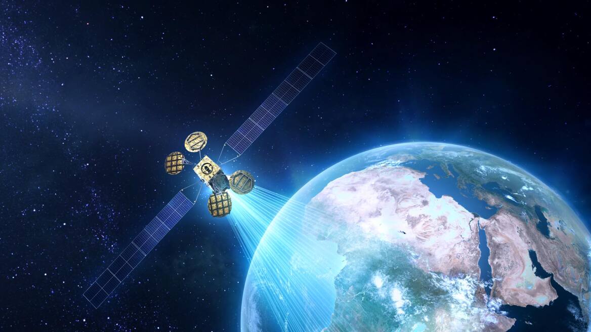 Ο Ζάκερμπεργκ στέλνει δορυφόρο στο διάστημα για να δώσει Internet στην Αφρική
