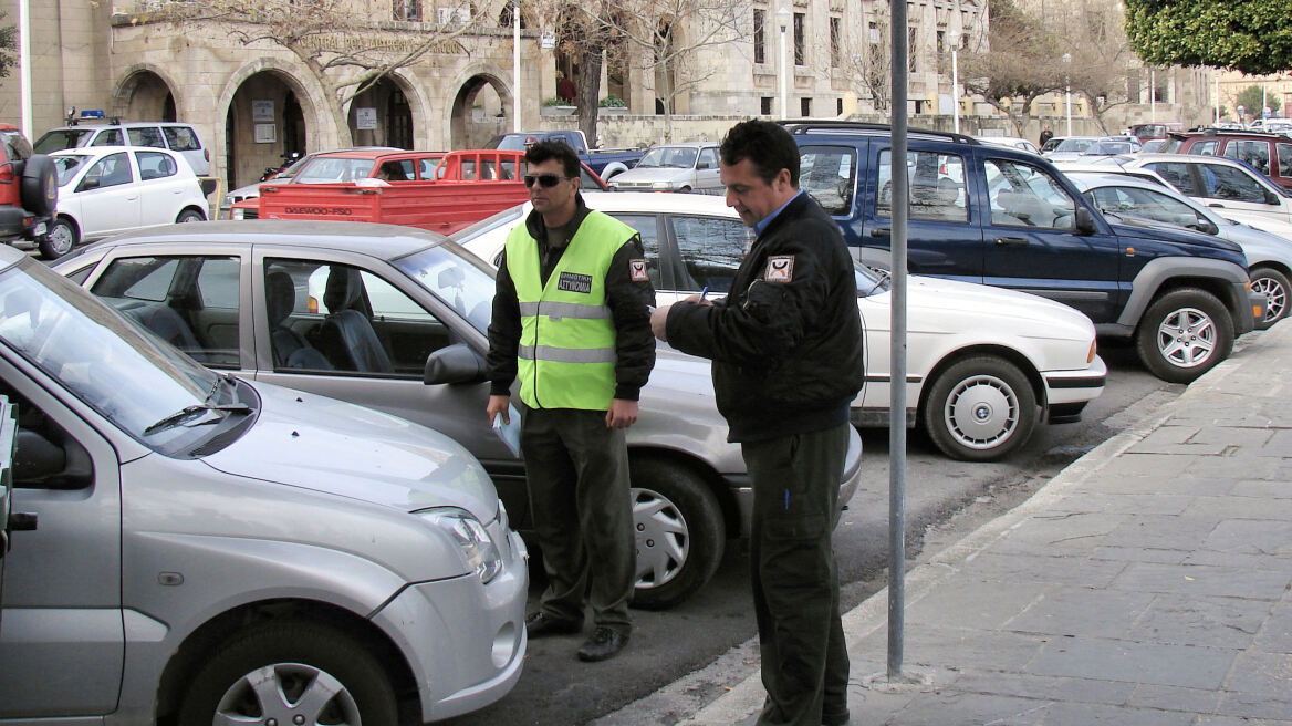 Θεσσαλονίκη: Η δημοτική αστυνομία έκοψε 2.000 κλήσεις σε μια εβδομάδα
