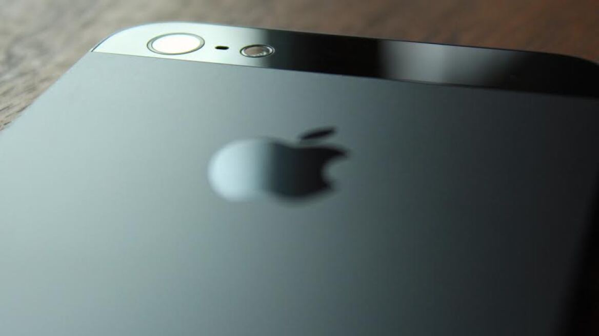 Info Quest: Εξαπάτηση καταναλωτών με iPhone χωρίς την εγγύηση της Apple
