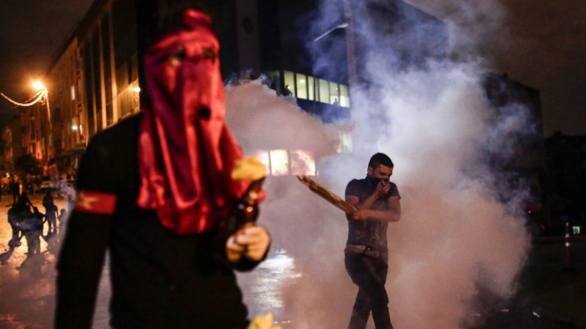 Eκρυθμη η κατάσταση στην Τουρκία - Στους δρόμους χιλιάδες διαδηλωτές μετά την φονική επίθεση 