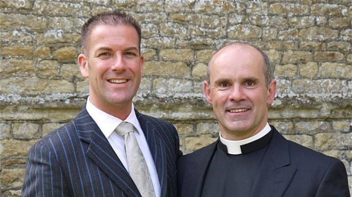 Οι Βρετανοί κληρικοί εξέλεξαν ομοφυλόφιλο εφημέριο για να τους εκπροσωπεί