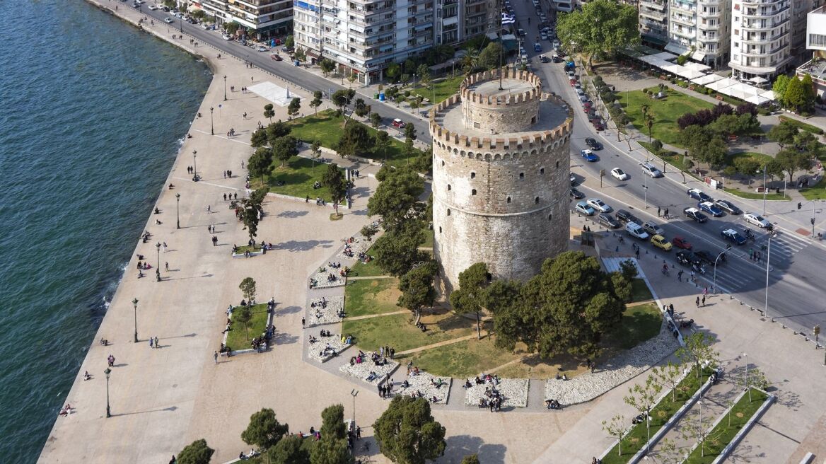 Why is the White Tower of Thessaloniki white? (pics)
