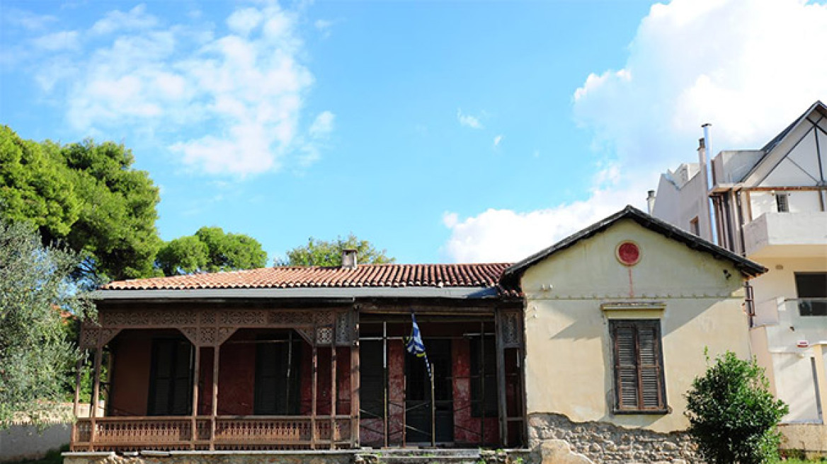 War hero Pavlos Melas' home left to crumble, along with history (see pics of shame)
