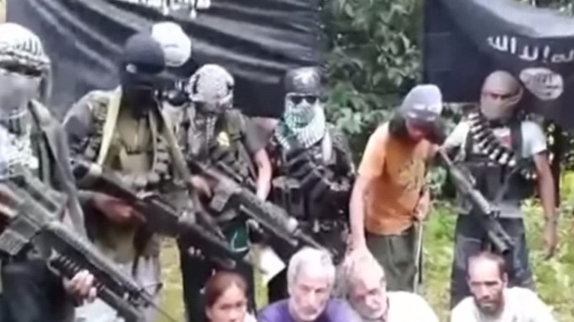 Βίντεο: Όμηροι Φιλιππινέζων ισλαμιστών εκλιπαρούν για βοήθεια 
