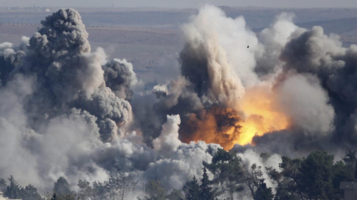 Αδιάκοποι οι βομβαρδισμοί στη Συρία