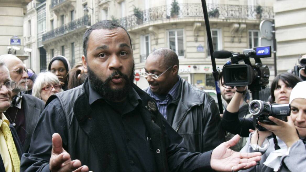 Βέλγιο: Εισαγγελέας ζητά τη φυλάκιση του Γάλλου κωμικού Ντιεντονέ για ρατσιστικές δηλώσεις