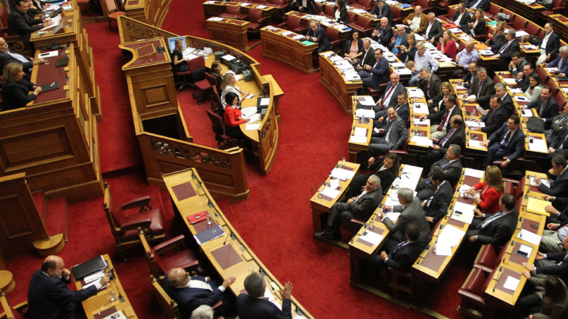 Τι έγινε χθες στη Βουλή: Σύγκρουση για πολυνομοσχέδιο, εθνικά θέματα 