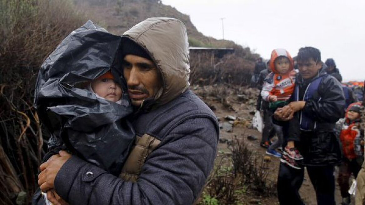 Η κακοκαιρία δεν σταματά τους πρόσφυγες: 5.524 μόνο στη Λέσβο σε 24 ώρες