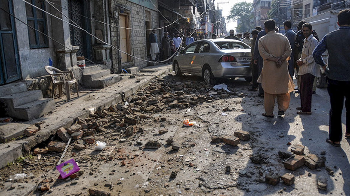 Τουλάχιστον 220 οι νεκροί από τα φονικά 7,5 Ρίχτερ στο Αφγανιστάν - Ξεπερνούν τους 1000 οι τραυματίες