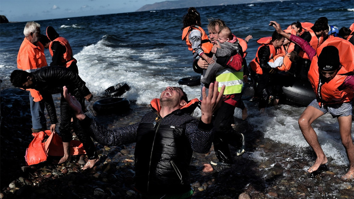 Νέα τραγωδία: 13 παιδιά και 9 ενήλικες πρόσφυγες νεκροί στο Αιγαίο