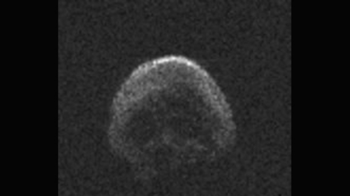 Με... νεκροκεφαλή μοιάζει ο κομήτης που θα «φλερτάρει» σήμερα με τη Γη