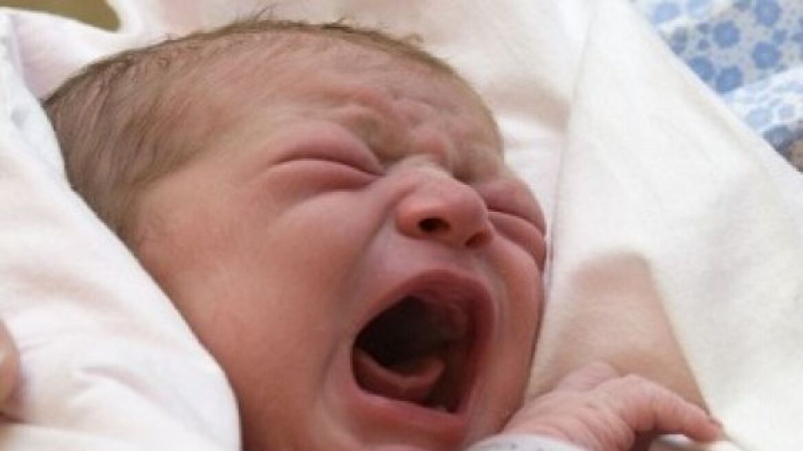 Το μωρό έχει κοντό χαλινό. Μπορεί αυτό να επηρεάσει το θηλασμό;