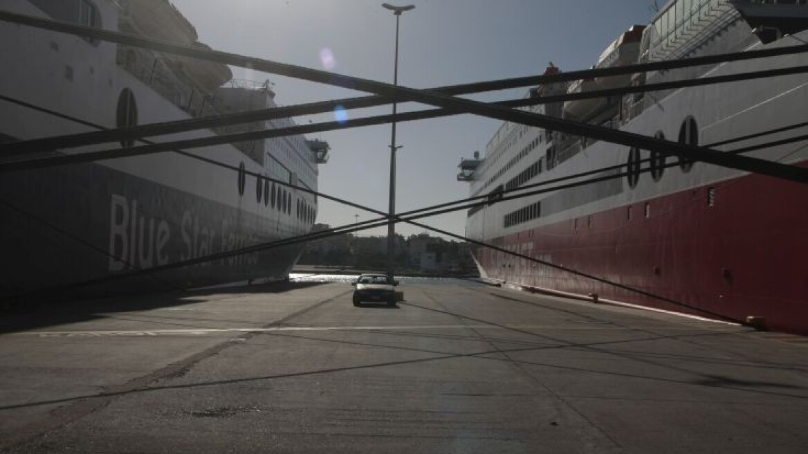 Παραμένουν δεμένα τα πλοία στα λιμάνια - Συνεδριάζει εκ νέου η ΠΝΟ 