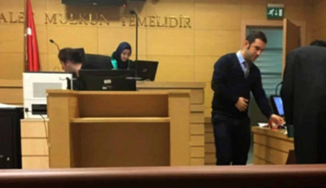 Τουρκία: Δικαστίνα προήδρευσε για πρώτη φορά φορώντας μαντήλα