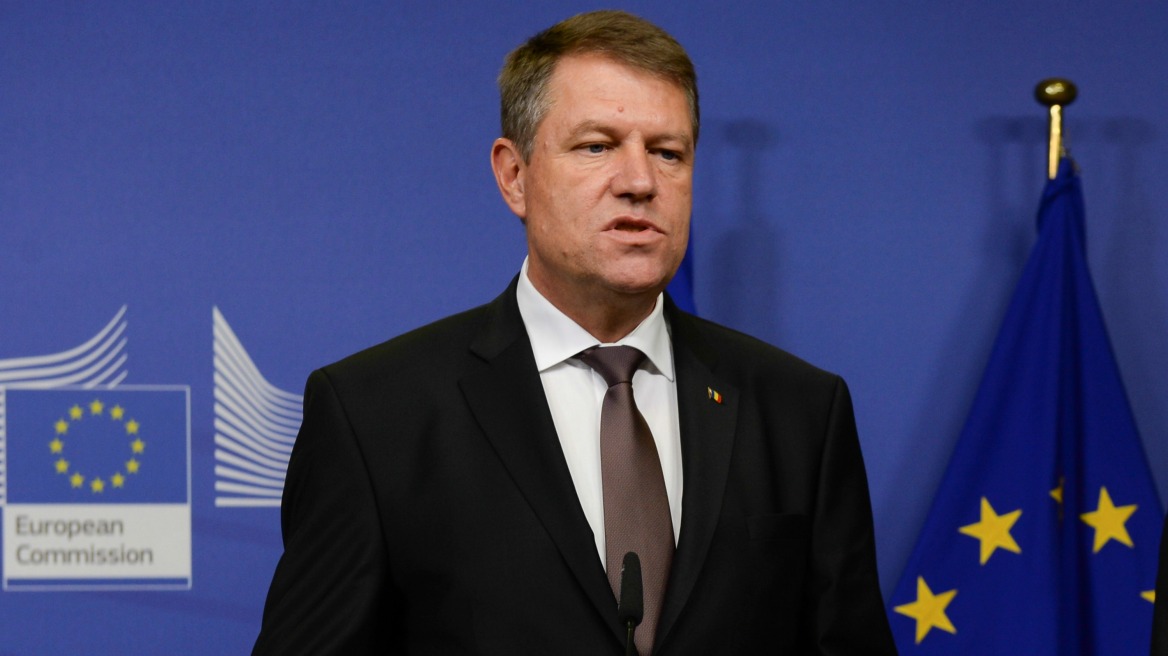 Κυβέρνηση τεχνοκρατών ή πρόωρες εκλογές «βλέπει» ο πρόεδρος της Ρουμανίας