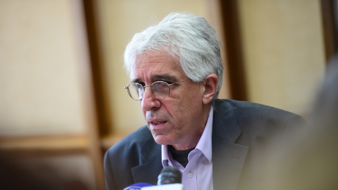 Παρασκευόπουλος: «Έχω δεχτεί και εγώ απειλές»