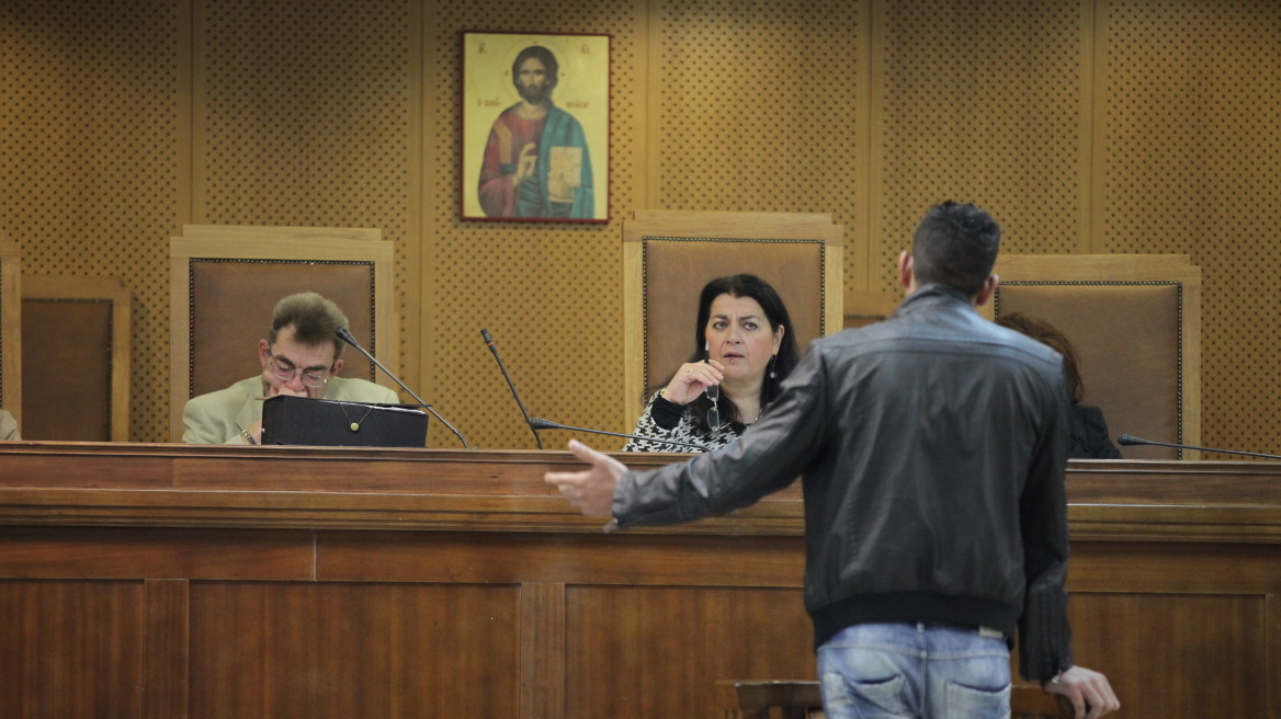 Δίκη Χρυσής Αυγής: Συλλάβαμε άλλους από εκείνους που μας είπαν, παραδέχθηκε αστυνομικός