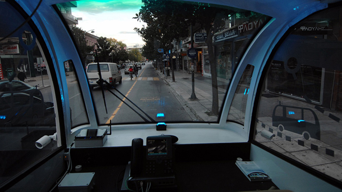 Φωτογραφίες: Τέσσερα λεωφορεία χωρίς οδηγό στους δρόμους των Τρικάλων