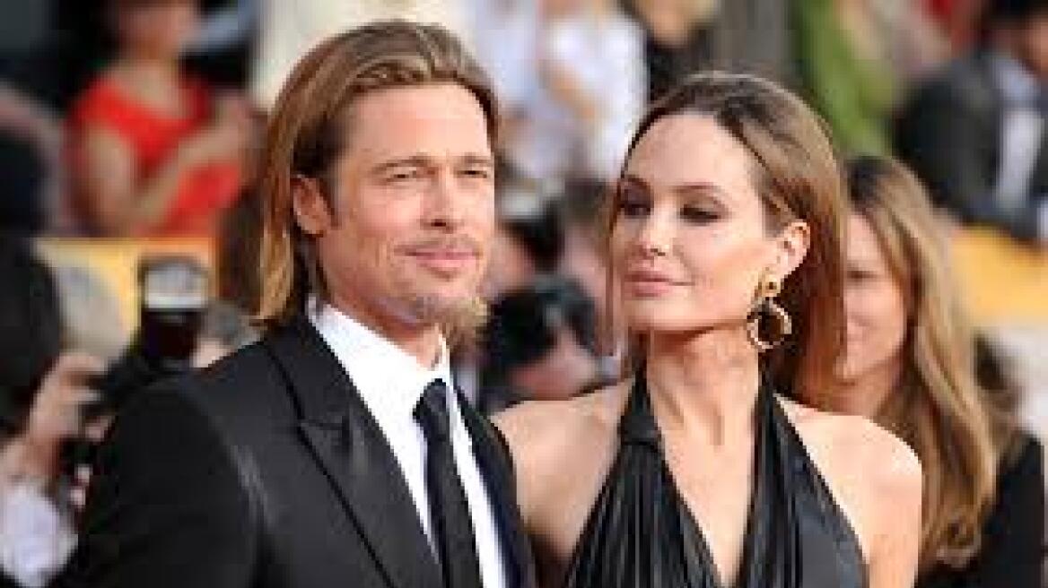 Angelina Jolie: Oι αμήχανες ερωτικές σκηνές με τον σύζυγό της, Brad Pitt