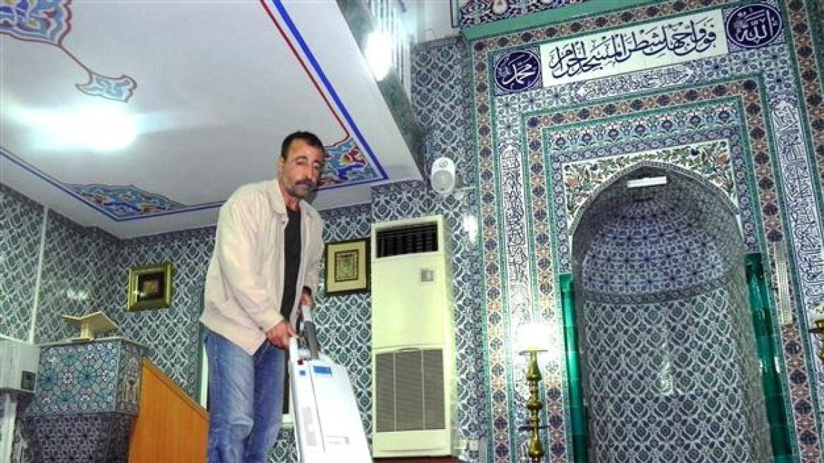 Τούρκος θα καθαρίζει τζαμί επί 1.812 ώρες με δικαστική απόφαση!