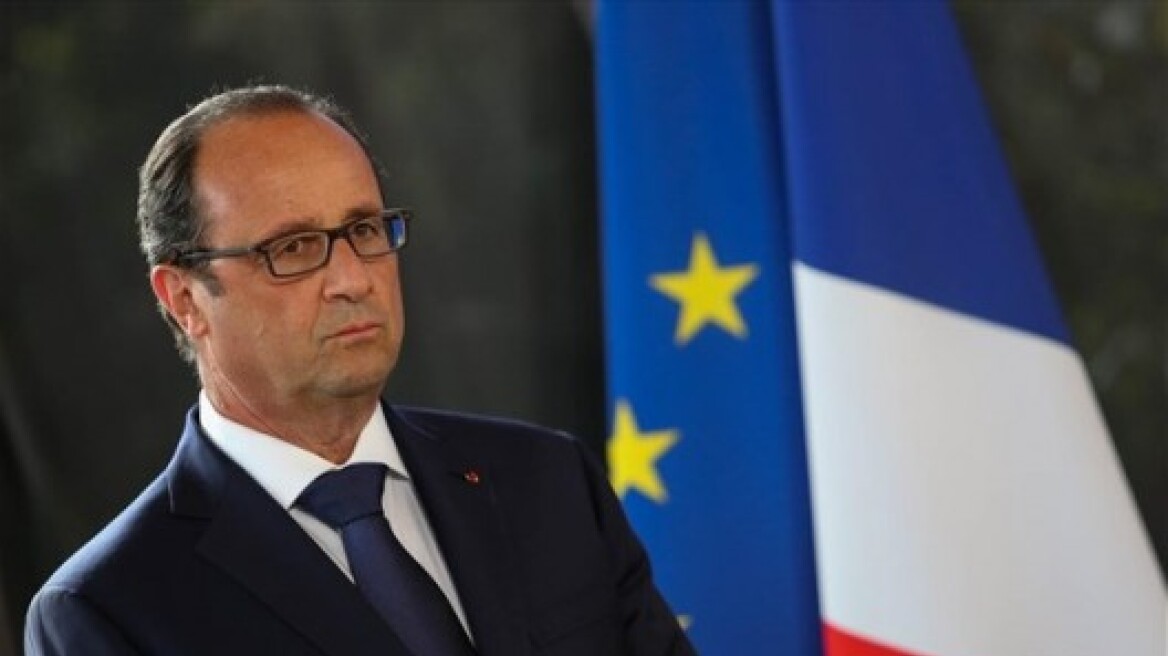 Γαλλία: Ο Ολάντ καλεί τους Γάλλους να υψώσουν γαλλικές σημαίες στη μνήμη των θυμάτων 