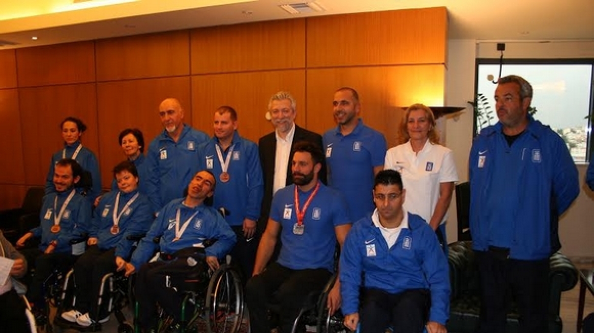 Ο Κοντονής βράβευσε τους πανευρωπαϊκούς και παγκόσμιους πρωταθλητές με αναπηρία