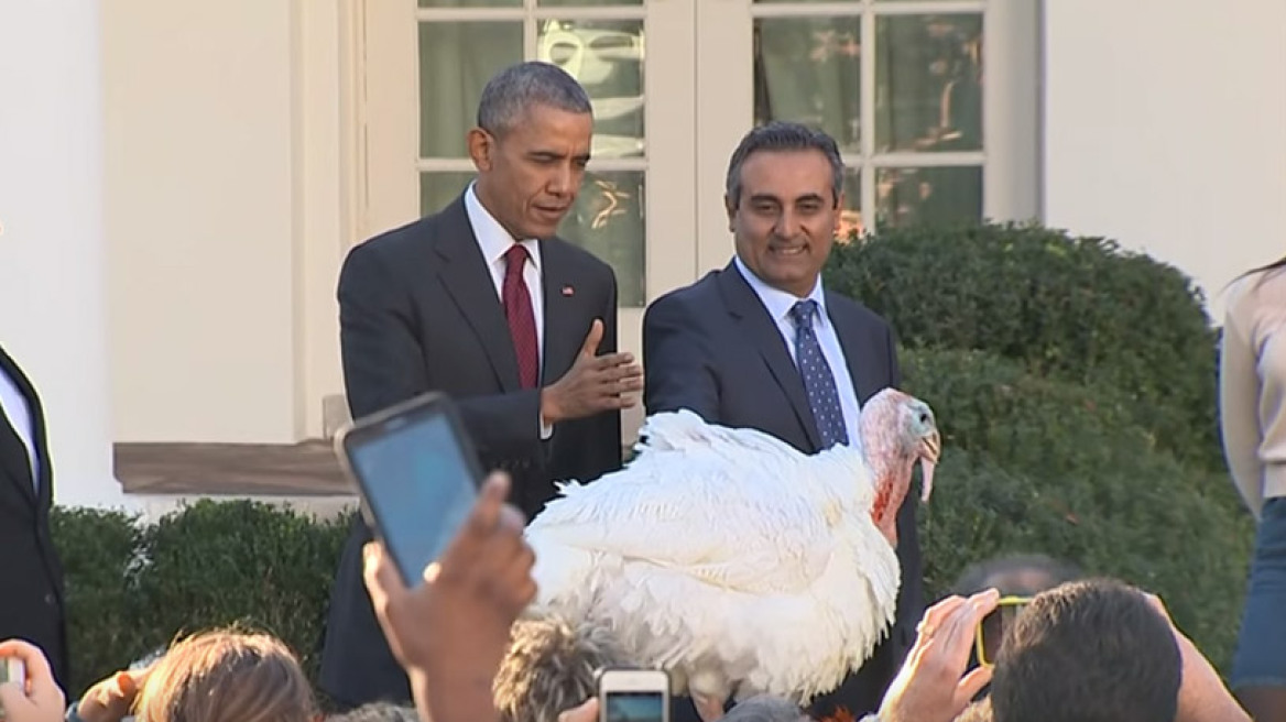 Ο Μπαράκ Ομπάμα τίμησε την παράδοση και έσωσε μια γαλοπούλα από την σφαγή