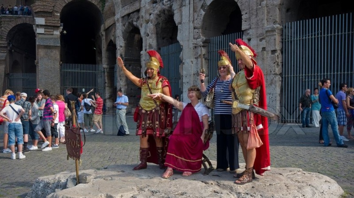 Ιταλία: Η Ρώμη απαγορεύει την παρουσία ψεύτικων εκατόνταρχων στα μνημεία της πόλης 