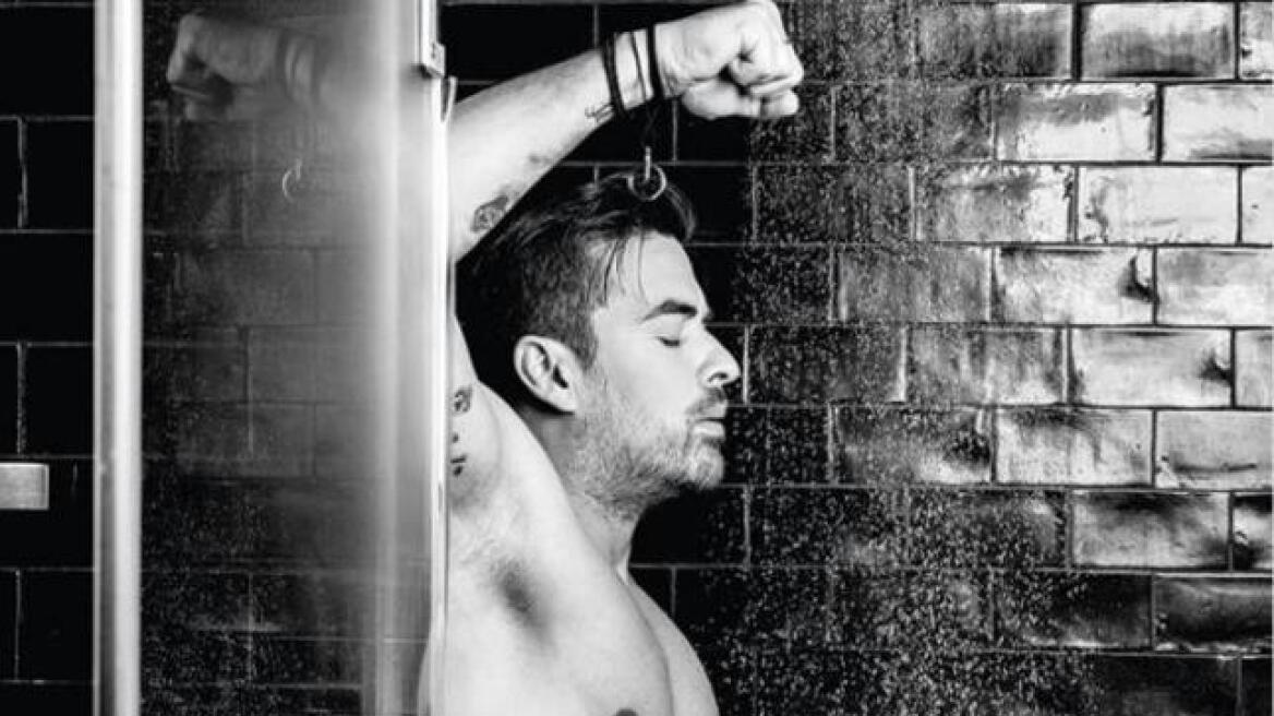 Celebrities φωτογραφίζονται γυμνοί για το Aids 