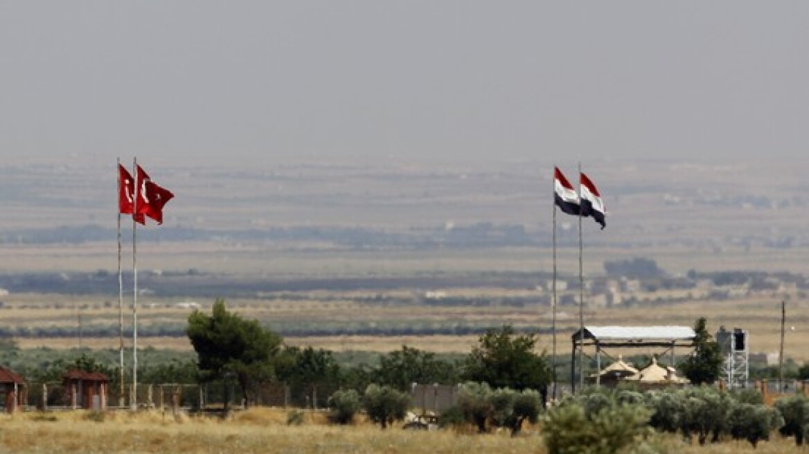Συρία: Ο στρατός καταγγέλλει ότι η Τουρκία έχει αυξήσει τις παραδόσεις όπλων στους αντάρτες