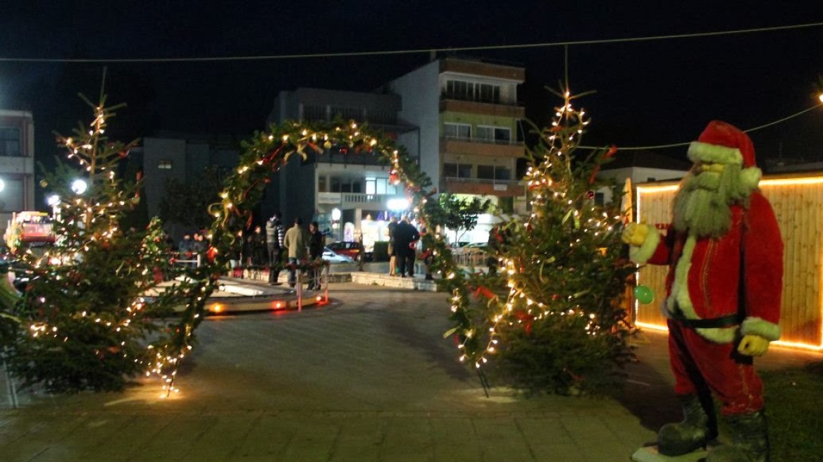 Σε χριστουγεννιάτικο κλίμα οι πόλεις της Ηπείρου 