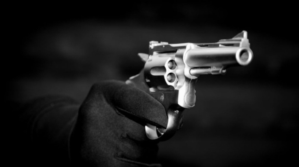Αποτυχημένη ληστεία με ψεύτικο όπλο στην Άρτα