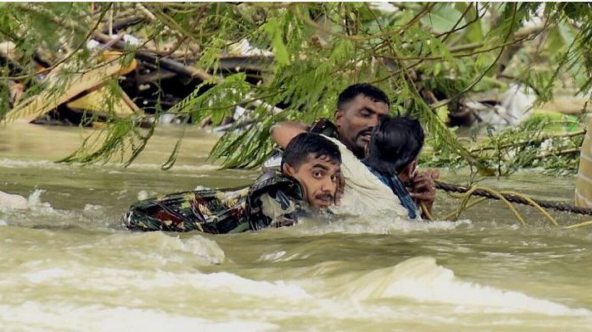 Πάνω από 269 οι νεκροί από τις πρωτοφανείς πλημμύρες στη νότια Ινδία
