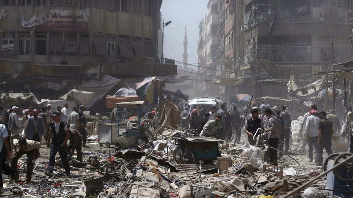 Συρία: Δεκάδες νεκροί από βομβαρδισμούς της κυβερνητικής αεροπορίας στη Δαμασκό